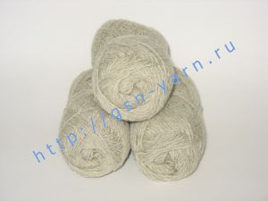 Пряжа для вязания в мотках 9/3. 95% Шерсть, 5% полиэстер. Цвет натуральный (светло-серый, серебристо-серый)