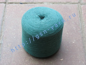 Пряжа 26/2 на бобинах для ручного и машинного вязания, ткачества. Узелковая пряжа, пряжа с включениями (NEPS yarn). 60% Натуральный шелк (mulberry silk), 20% бамбук, 10% беби альпака (baby alpaca), 10% ангора (dehaired angora). Цвет темно-зеленый + разноц