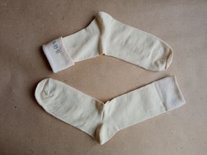 УДЛИНЕННЫЕ + УСИЛЕННЫЕ носки в рубчик из конопли и хлопка / конопляные носки. Цвет натуральный (кремовый / белый). Размер 39 - 41